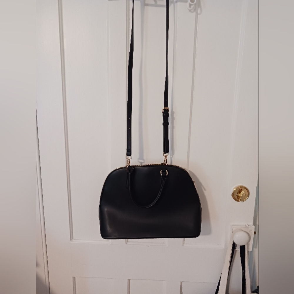 Elegant Black Leather Handbag